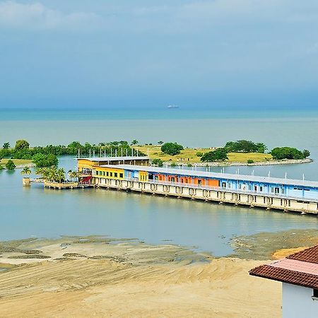 Jetty Suites Apartments Malacca Esterno foto